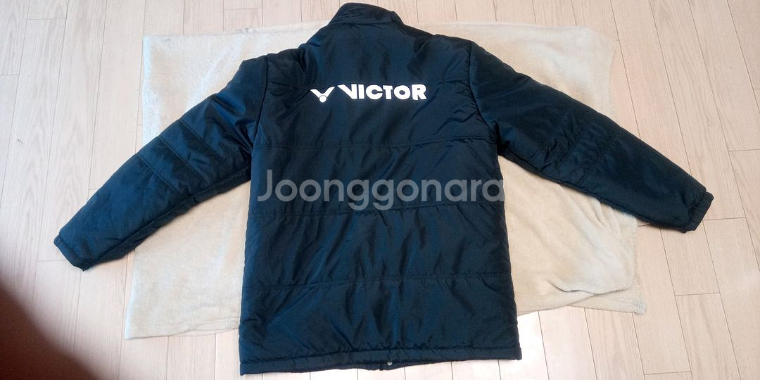 빅터 victor 배드민턴 하프 패딩 팝니다--7