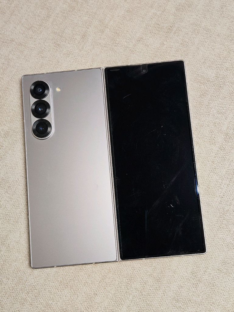 폴더블 스마트폰 256GB--0