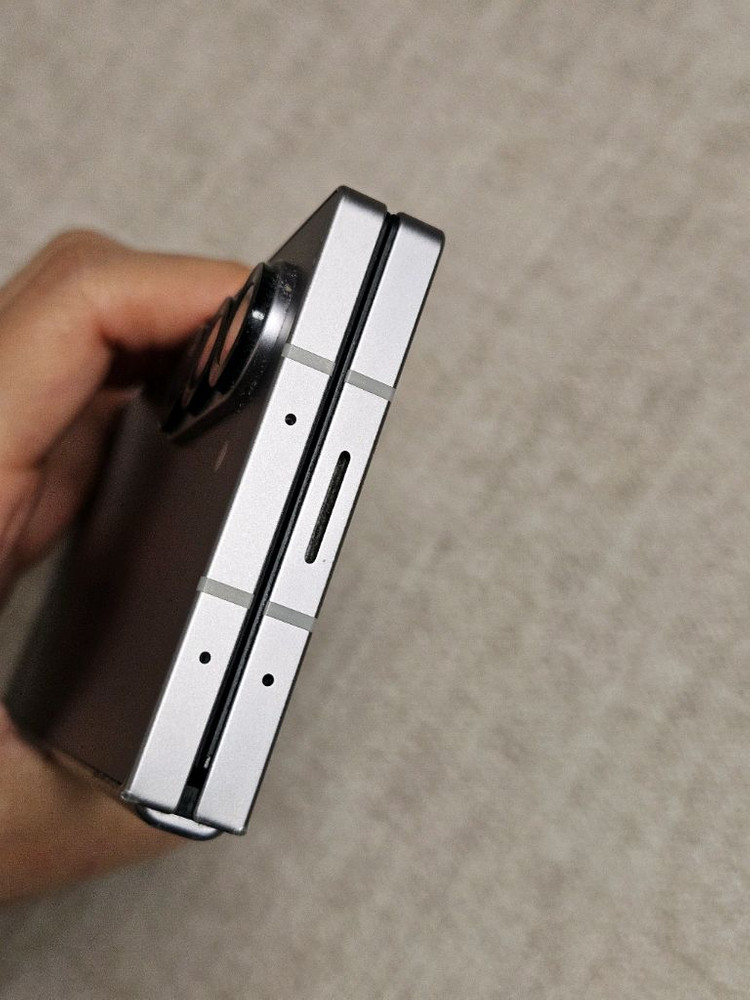 폴더블 스마트폰 256GB--2