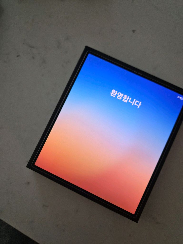 폴더블 스마트폰 256GB--4