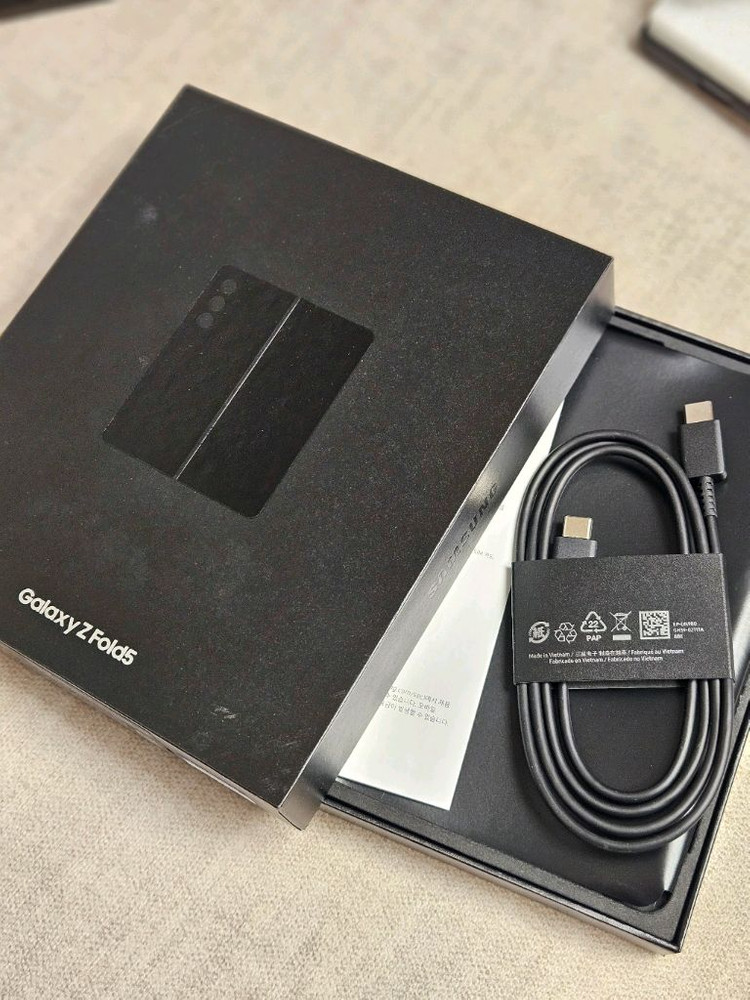 폴더블 스마트폰 256GB--7