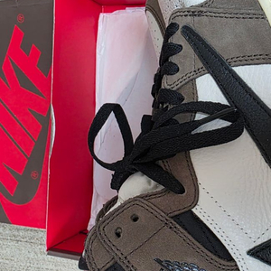 280 조던 1 x 트래비스 스캇 레트로 하이 OG 이미지