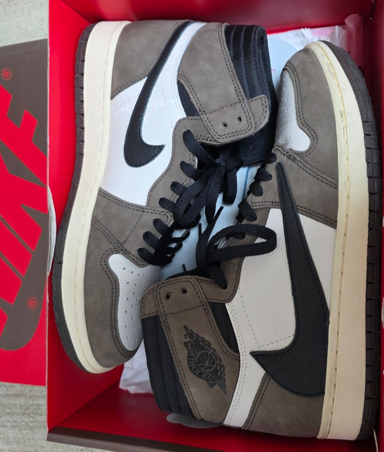 280 조던 1 x 트래비스 스캇 레트로 하이 OG 이미지