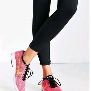 여.230+) 나이키 여성 러닝 운동화, 플라이니트 / 헬스 다이어트 몸매