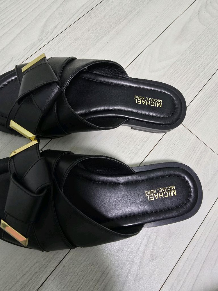 마이클코어스 슬리퍼 220 가죽 두번신음 운포--2