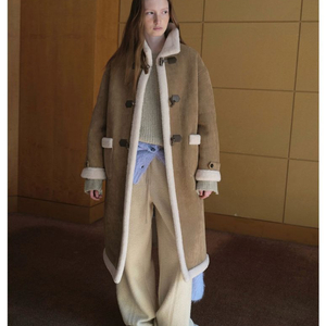 레이브 토글 무스탕 베이지 이미지