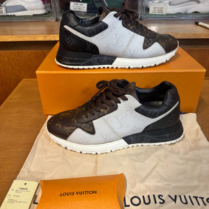 5/240)루이비통 lv모노그램 런어웨이 스니커즈