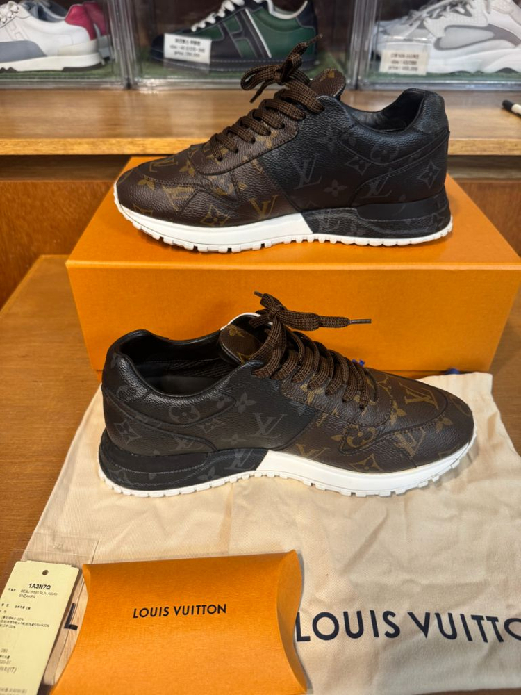 5/240)루이비통 lv모노그램 런어웨이 스니커즈 이미지