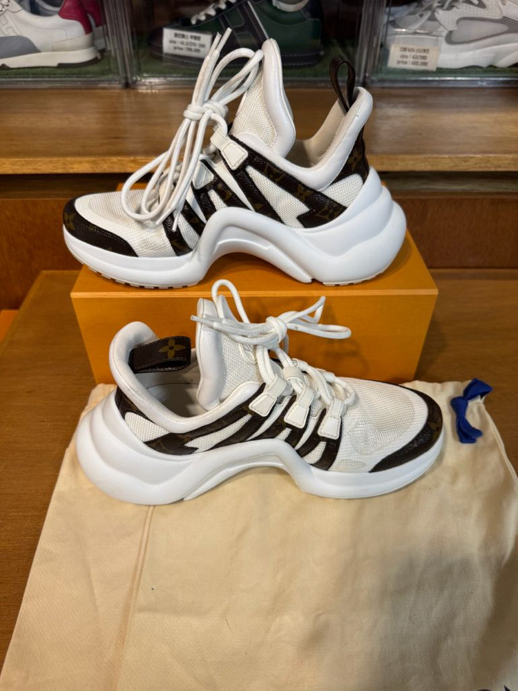 38/250)루이비통 lv모노그램 아치라이트 스니커즈 이미지