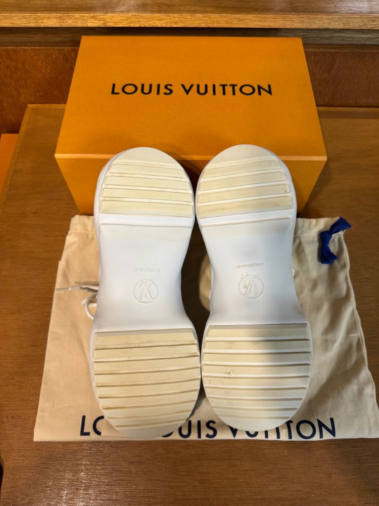 38/250)루이비통 lv모노그램 아치라이트 스니커즈 이미지