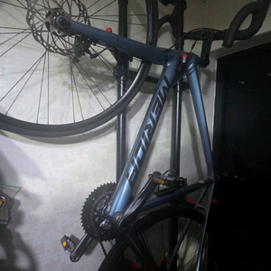 메리다 스컬트라 100 디스크 로드 자전거 (M/L) 상태 A급/ 실내 자전거 거치대 / 후레쉬 2개