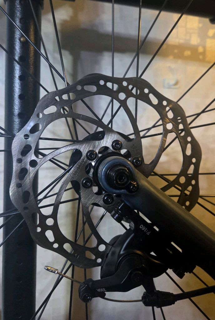 메리다 스컬트라 100 디스크 로드 자전거 (M/L) 상태 A급/ 실내 자전거 거치대 / 후레쉬 2개--1