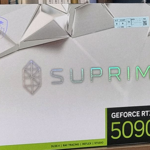 RTX 5090 슈프림 그래픽카드