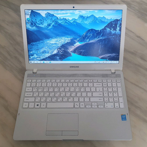 삼성 노트북 15.4인치 NT500R5H 인텔 i5 브로드웰