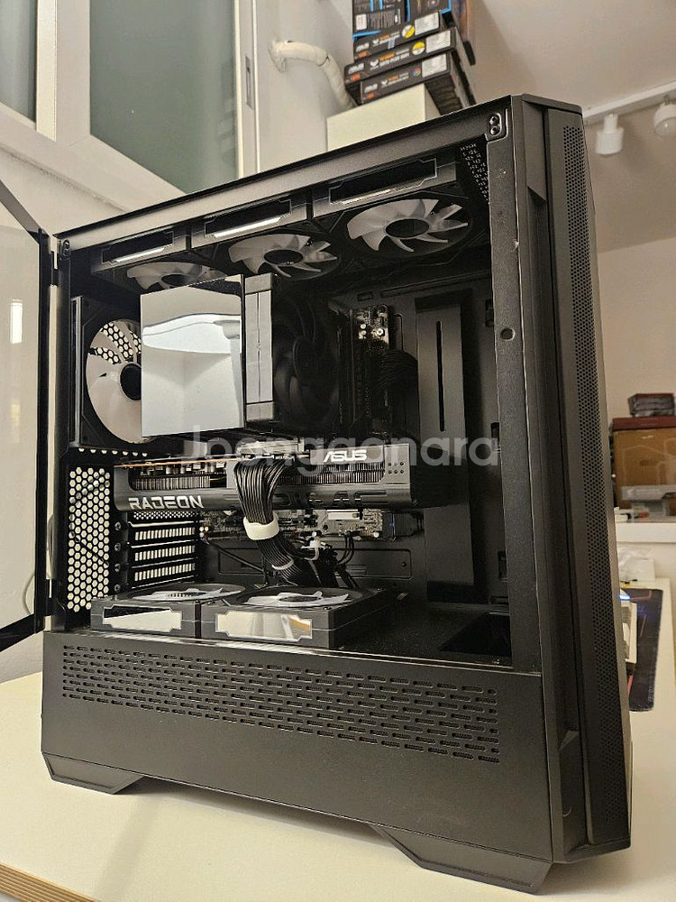 9800x3d / rx9070xt 고사양 본체--3