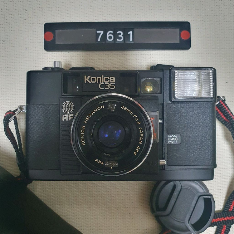 코니카 C 35 AF 필름카메라 케이스포함 이미지