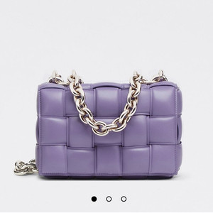 보테가베네타 체인 패딩 카세트백 네로