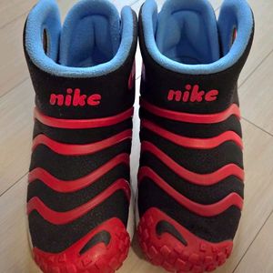 나이키 다이나모 고 부츠 아동 220사이즈