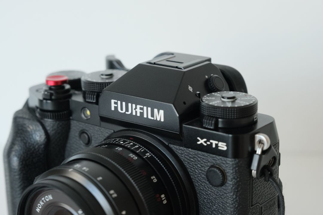 후지필름 X-T5, 배터리 2, 그립, 박스풀 이미지