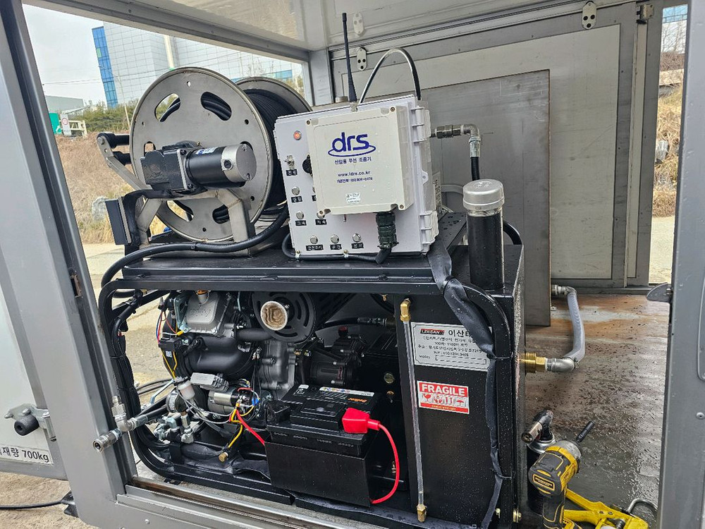 하수구 배관세척용 엔진고압세척기 300바50리터 40마력 풀셋팅--9