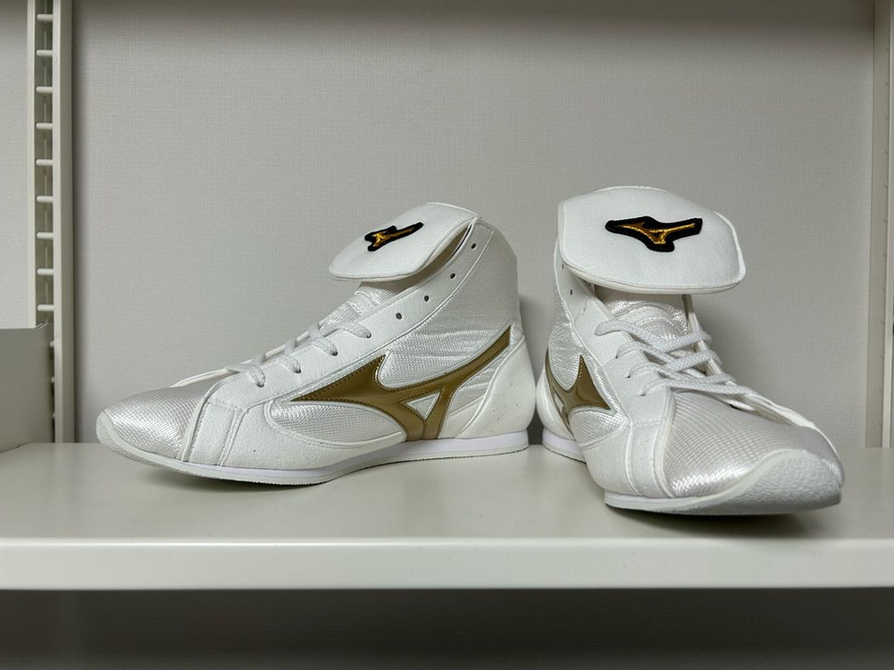 미즈노 이지 스펙트라 복싱화 265 화이트골드 팝니다 이미지