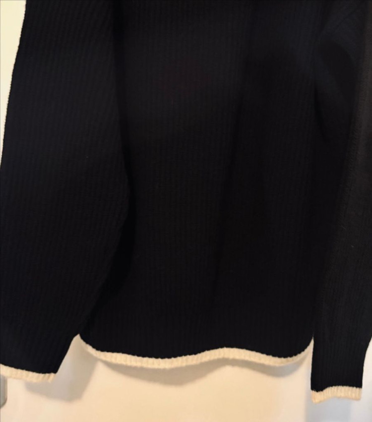 몽클레어 울 블랙로고 폴라니트 S--2