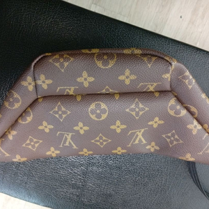 루이비통 힙색