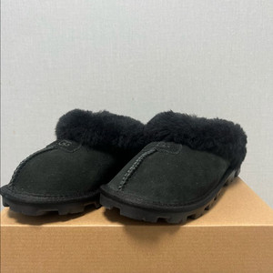 [새상품] 어그 코케트 슬리퍼 블랙 225 size 이미지