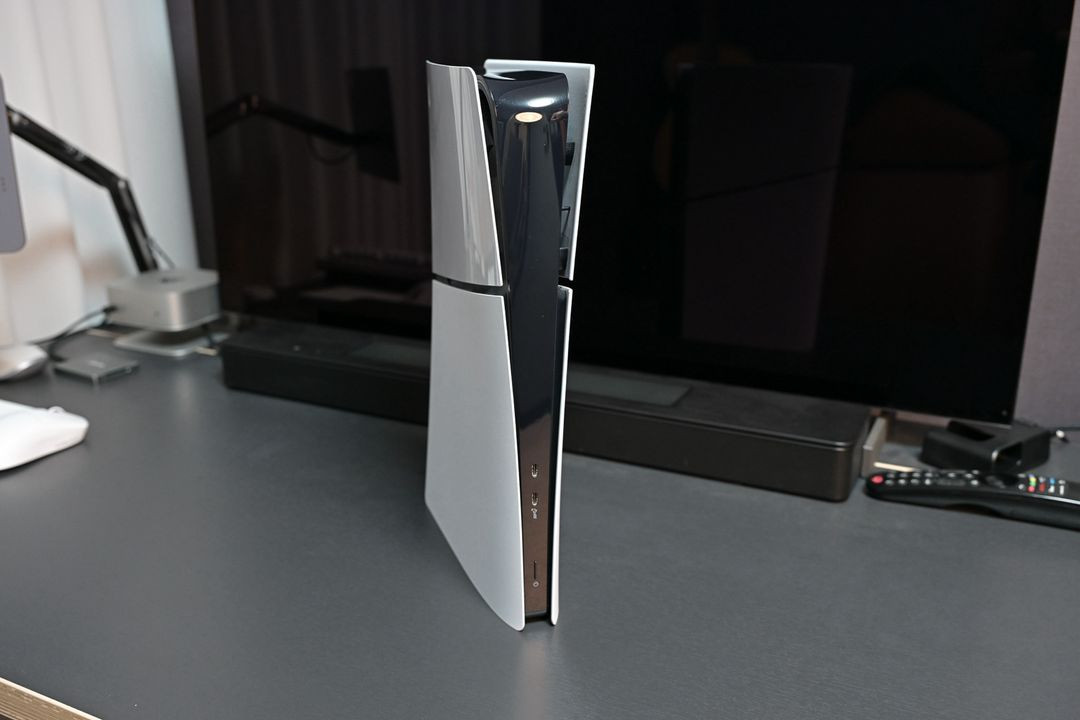 PS5 슬림 디지털 CFI-2018 B01 팝니다--3