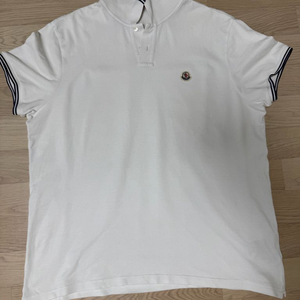 몽클레어 삼선카라티셔츠