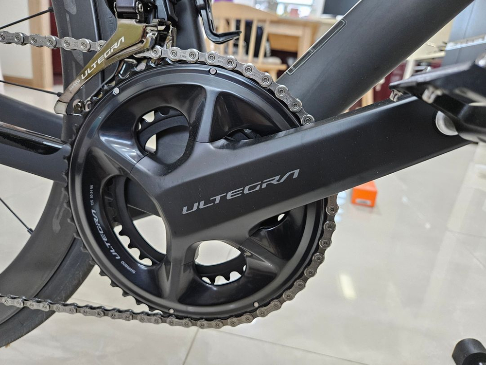 리파인드8 OCTA 시마노 울테그라 di2 펄크림 카본 휠셋 (안데스 메탈/ M) 팝니다.(미사용 용품포함)--2