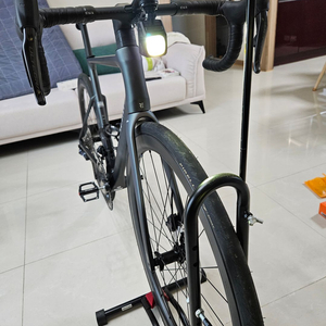 리파인드8 OCTA 시마노 울테그라 di2 펄크림 카본 휠셋 (안데스 메탈/ M) 팝니다.(미사용 용품포함)