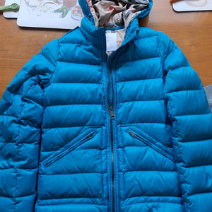 버버리 키즈 경량 패딩점퍼 14Y