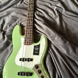 펜더 멕시코 4현 베이스 기타 이미지