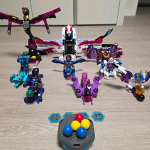 메카드볼-로크 등 6종+캐논파이톤+피닉세이버+드라코스+볼피커1개+볼13개+캐릭터스토퍼 4개 +베틀판9개