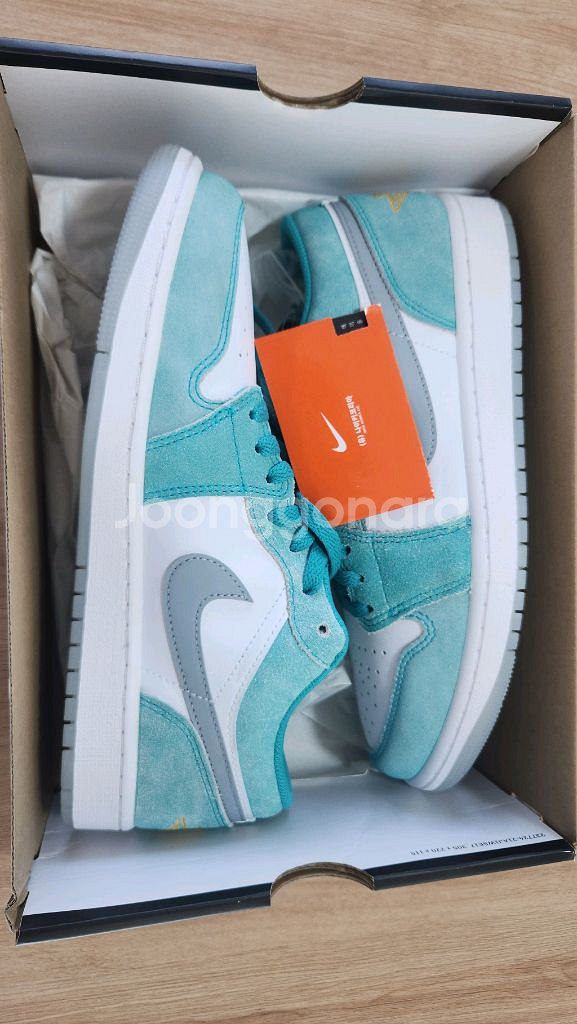 나이키 에어조던 1 로우 에메랄드--2