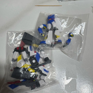 유진제 용자 피규어 팝니다. 제이데커 파이버드 라이징오 다이테이오 골드런