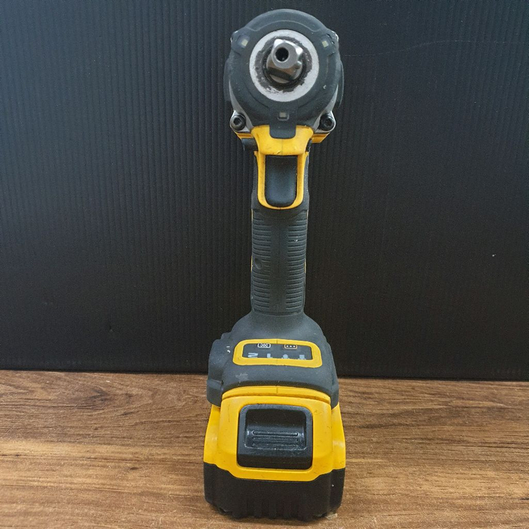 디월트 충전 임팩 렌치 DCF922 배터리포함--1