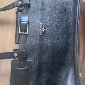 프라다 블랙 가죽 숄더백