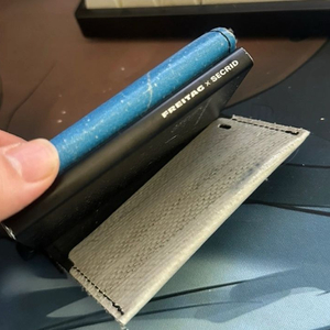 프라이탁 시크리드 지갑