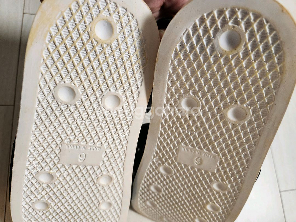 아디다스 아딜렛 샌들 2.0 사이즈245바닥면 오염외에는 새거처럼 깨끗해요^^--3