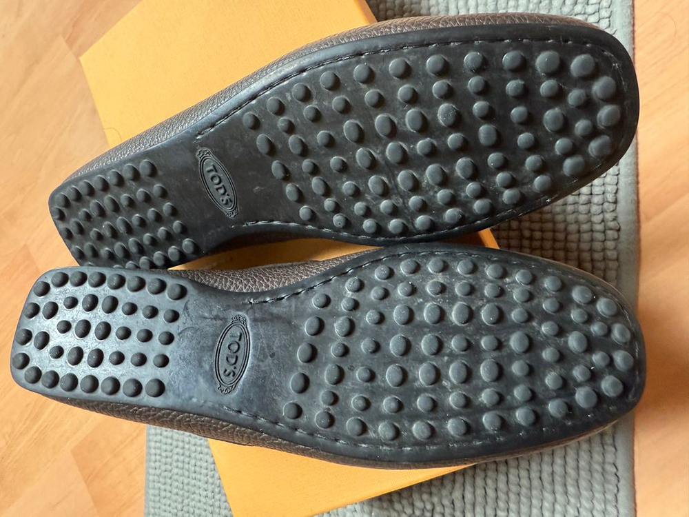 토즈 정품 드라이빙 슈즈 로퍼 6 사이즈 (250-255) 팝니다. 풀박--9