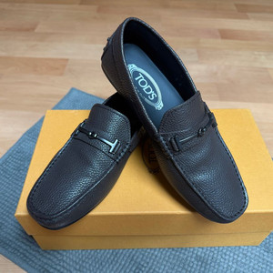 토즈 정품 드라이빙 슈즈 로퍼 6 사이즈 (250-255) 팝니다. 풀박