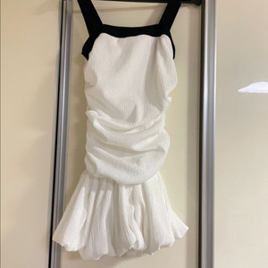 새상품)젯젯디 원피스 zzd 셔링 원피스 프릴 미니 원피스