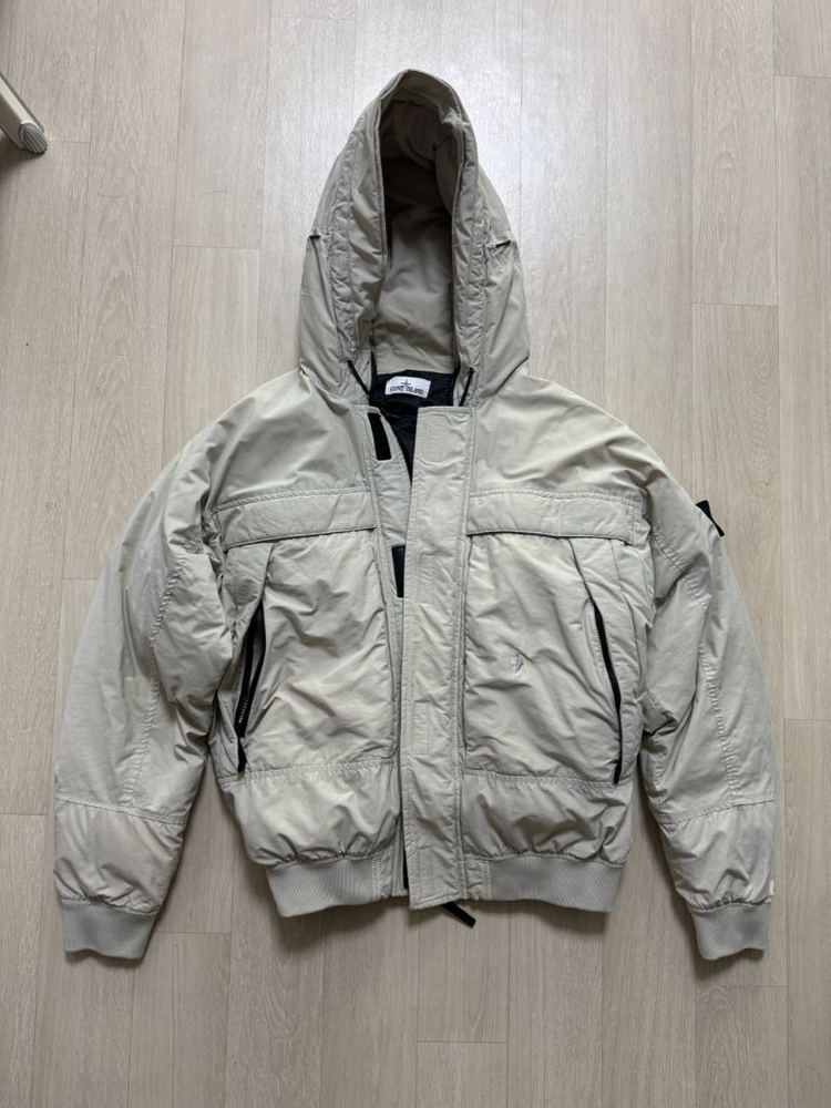 스톤아일랜드 마이크로 랩스 숏 후드 패딩 L--1