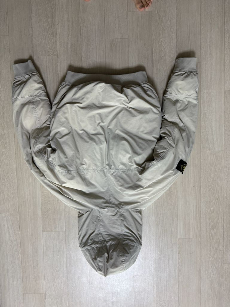 스톤아일랜드 마이크로 랩스 숏 후드 패딩 L--2