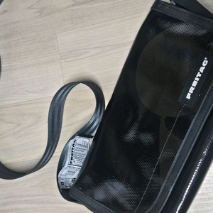 프라이탁 올블랙 하이파이브오 이미지