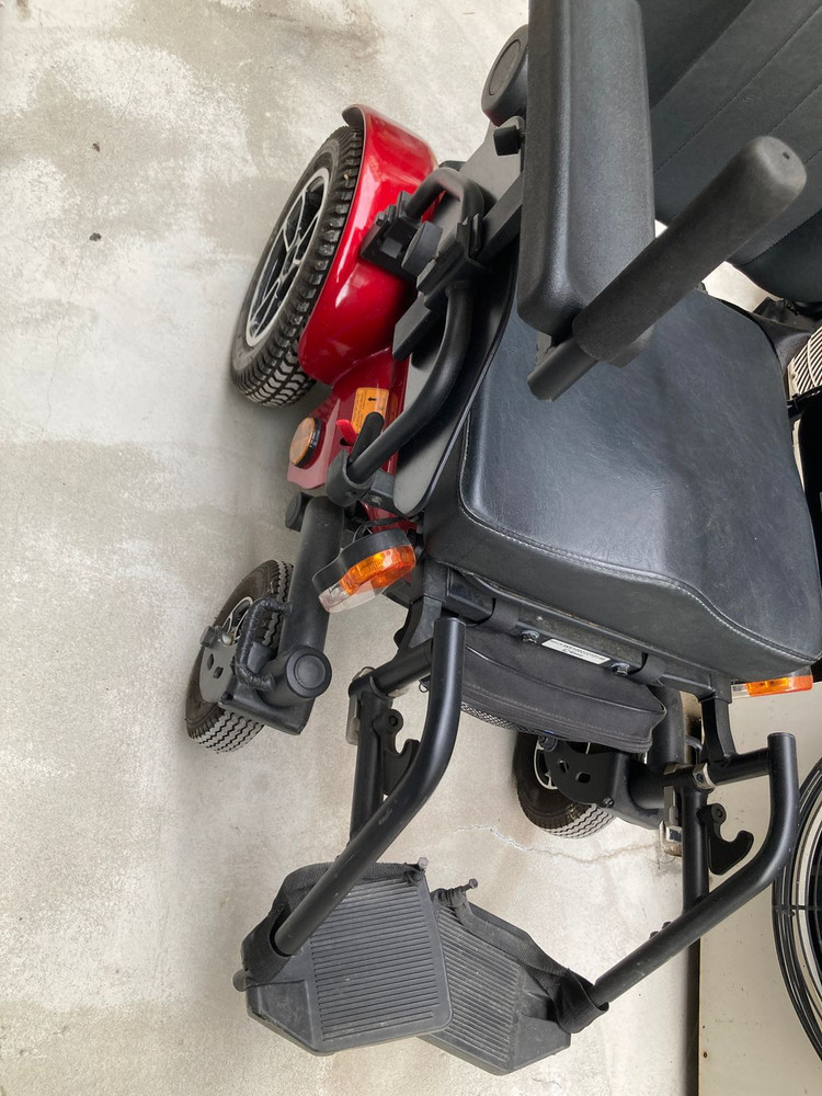 케어라인 나래 S100 자동 휠체어--3