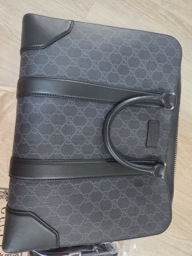 구찌슈프림서류가방 팔아여~--1