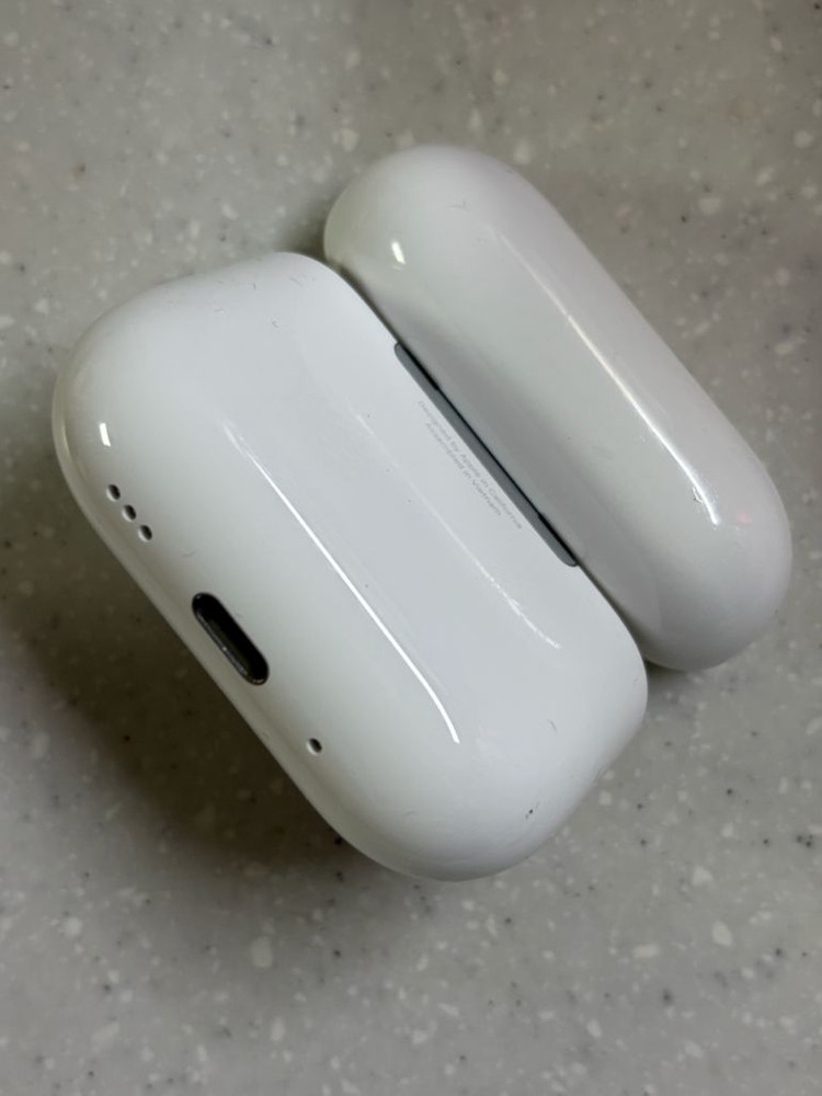 에어팟프로3세대 본체 이미지